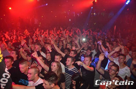 EN CORE!  - Complexe Captain